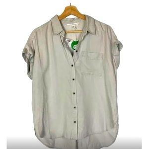Jane and Delancey Light Gray Lyocell Short Sleeve Button Down